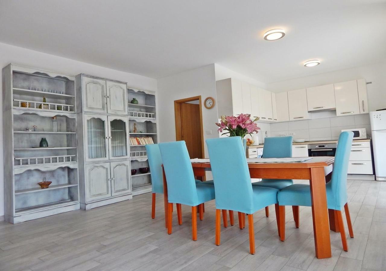 Apartments Katarina With Swimming Pool Stobreč Zewnętrze zdjęcie